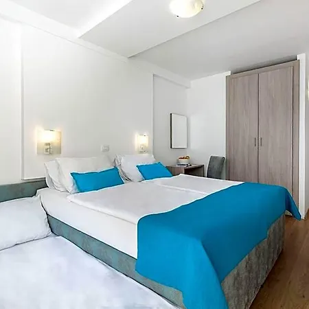 Paviljoni Slaven Hotel 3*