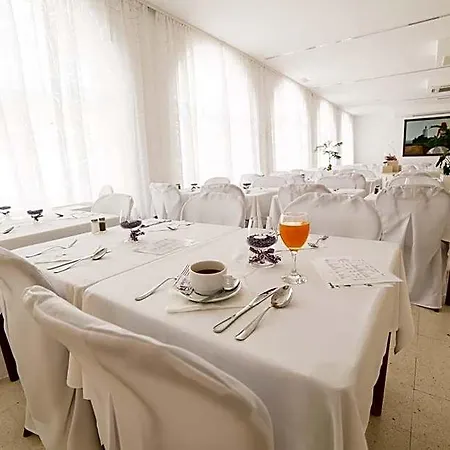 Paviljoni Slaven 3*